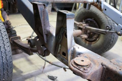 Rust Buster Middle Raised Bed Mount Driver Side For 1988-1995 Toyota Pickups RB7145