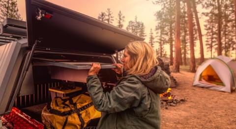Truck Bed SmartCap EVOd Defender Matte Black 23-25 Chevrolet Colorado/GMC Canyon 5 Foot Short Bed RSI SmartCap