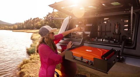 Truck Bed SmartCap EVOd Defender Matte Black 23-25 Chevrolet Colorado/GMC Canyon 5 Foot Short Bed RSI SmartCap