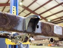 Rust Buster Middle Body Mount For 2002-2009 Dodge Ram RB7725